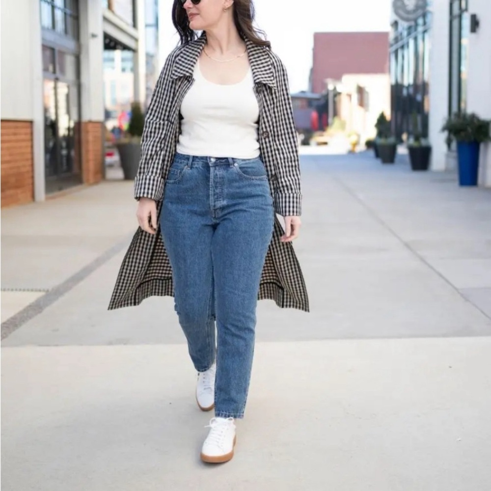 Everlane The Curvy 90s Cheeky Straight Jean Size 25